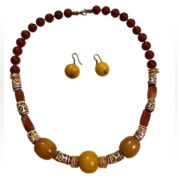 BAKELITE/Mixed Media Vintage 1940s Matched Set Butterscotch Earrings & Necklace - Picture 8 of 8